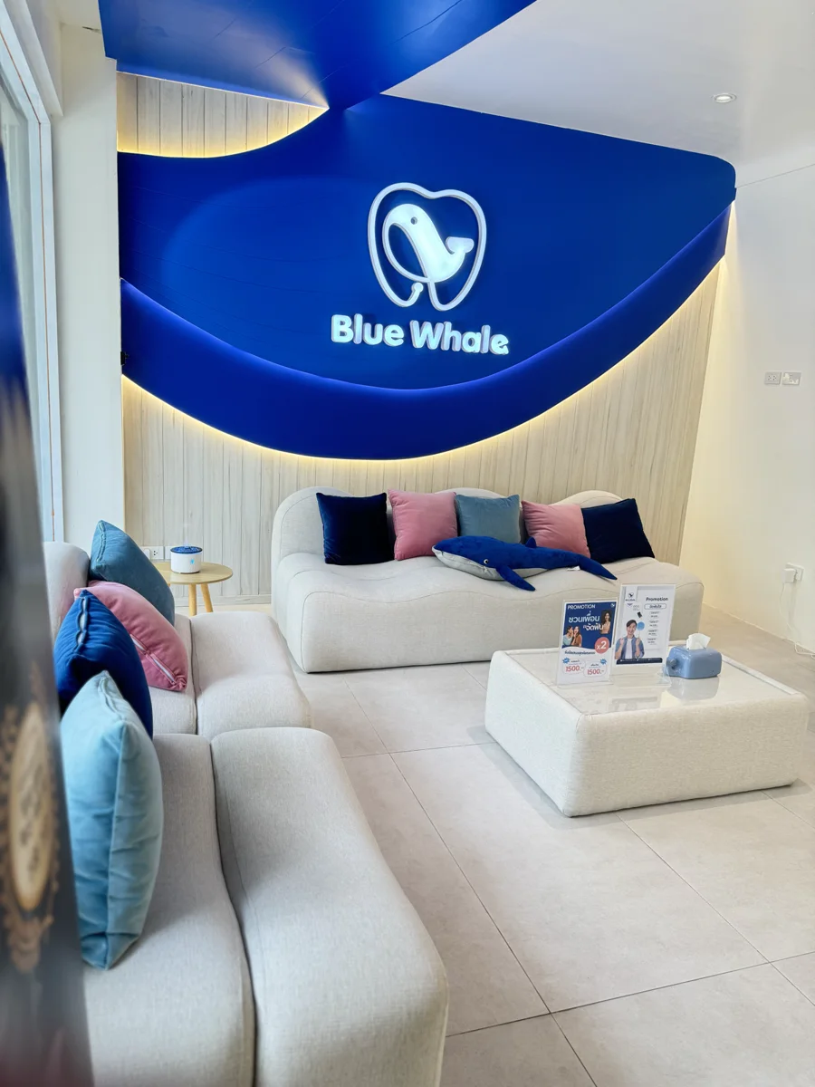 โซนต้อนรับภายในคลินิก Blue Whale Dental